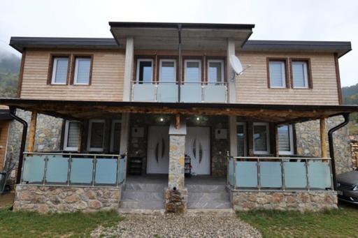 Villa Giti Boge Exteriör bild